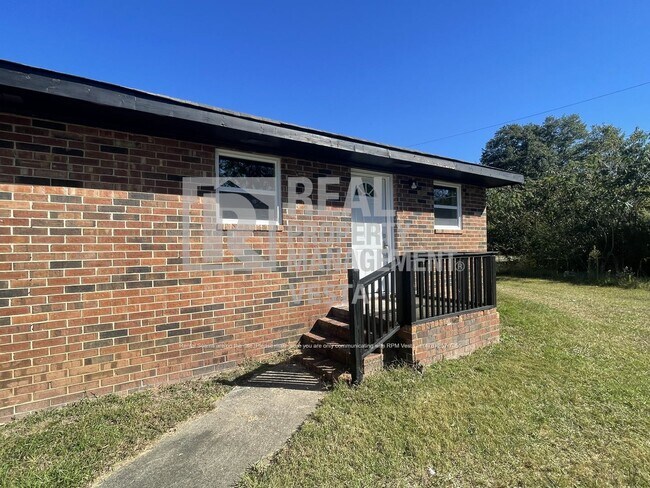 Building Photo - 693-697 Bowman St-697 Bowman St