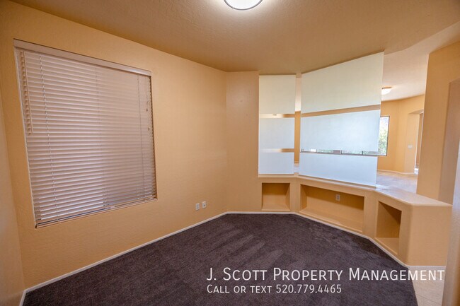 Building Photo - 18462 W Western Star Blvd