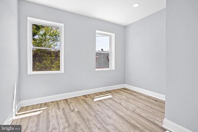 Building Photo - 2615 Lauretta Ave