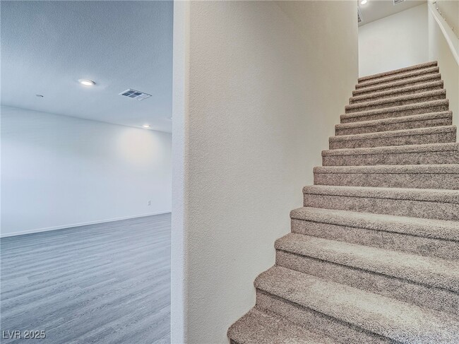 Building Photo - 9364 Serene Hbr St