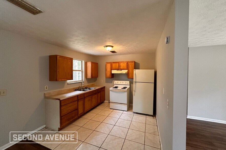 Building Photo - 2623 Tulsa Rd N