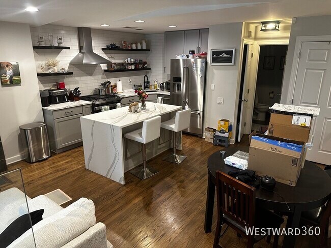 Building Photo - 2629 N Ashland Ave