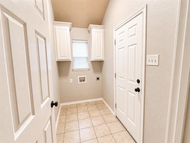 Building Photo - 1806 Sand Stone