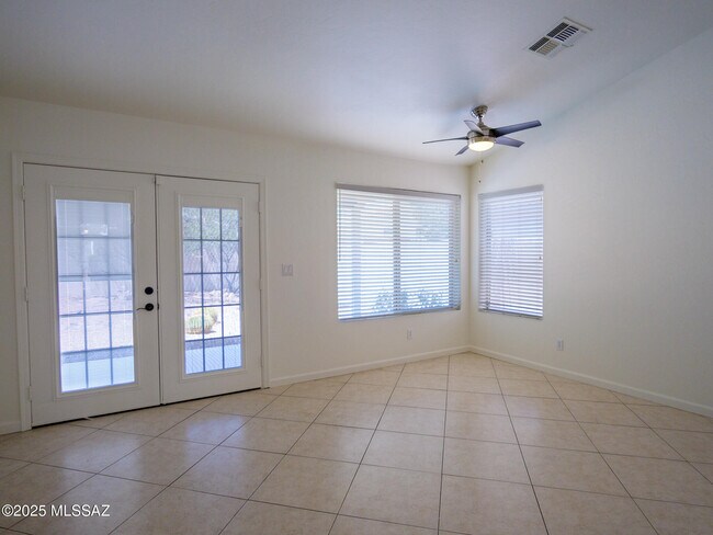 Building Photo - 6831 W Rifle Way