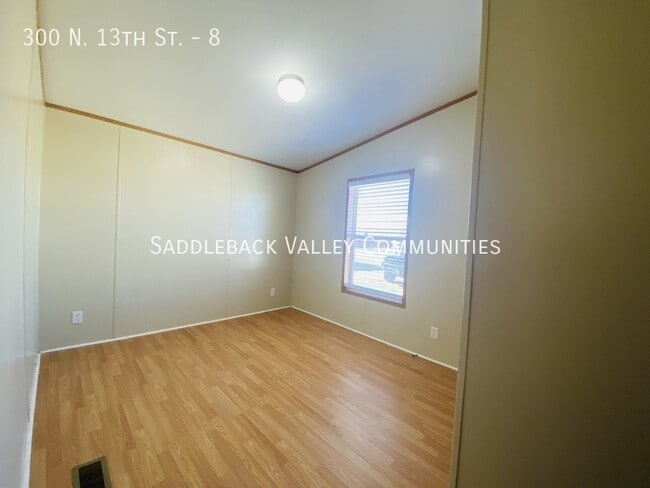 Building Photo - 300 N 13th St