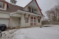 Building Photo - SL POS618