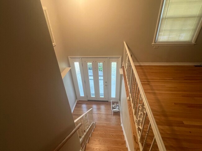 Building Photo - 204 Basswood Dr