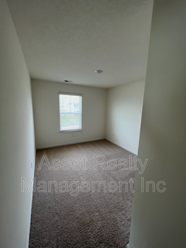 Building Photo - 228 Belle court