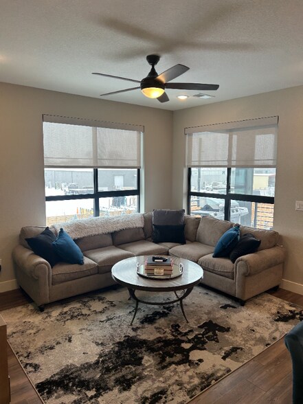 Building Photo - 2010 S Holly St