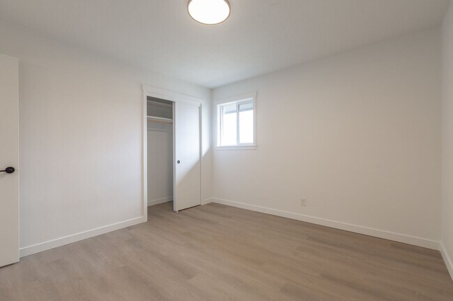 Building Photo - Crowne Pointe Apartment Homes