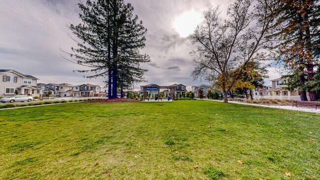 Building Photo - 2782 Sassy St