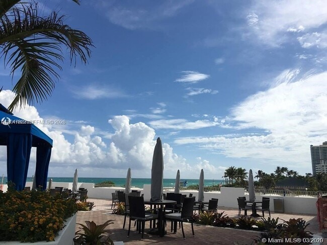 Building Photo - 5401 Collins Ave