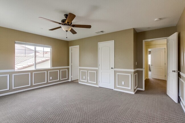 Building Photo - Beautiful Sky Ranch home with Spectacular Views!