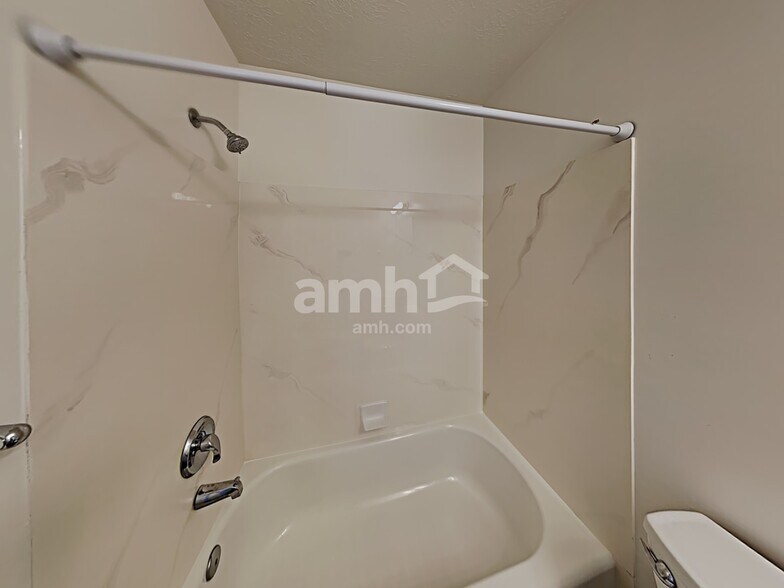 Building Photo - 368 W 13165 S