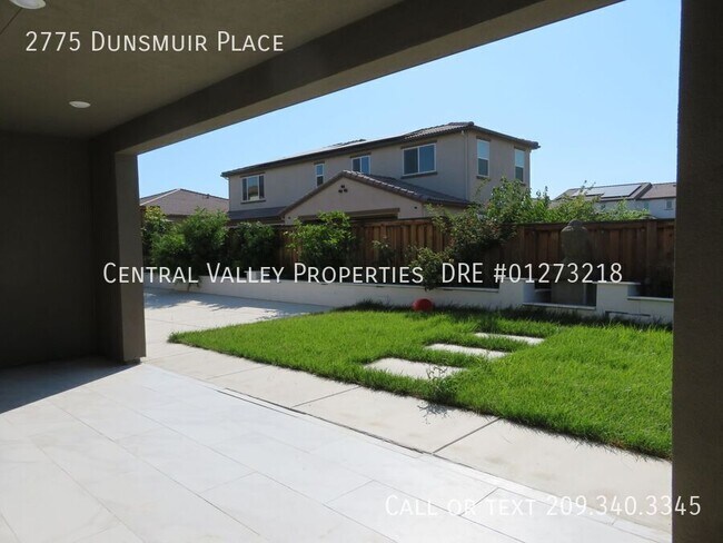 Building Photo - 2775 Dunsmuir Ave