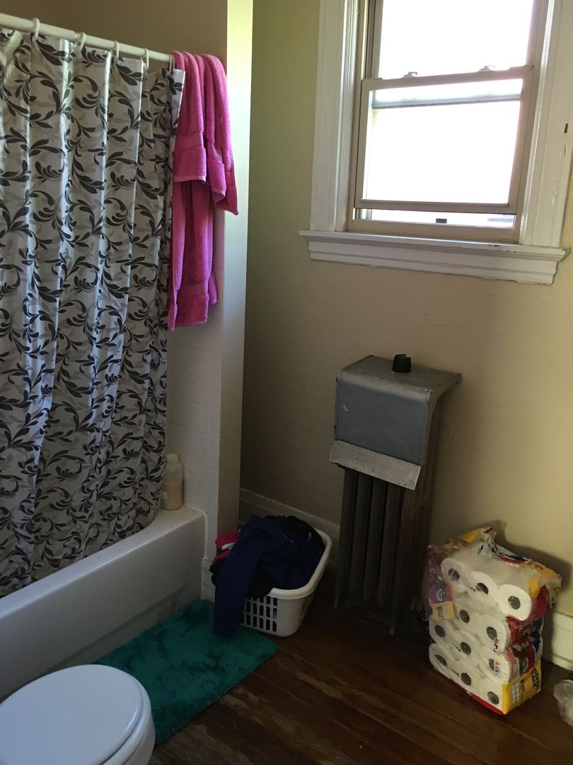 Building Photo - 2314 Ravine St