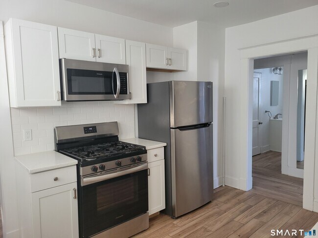 Building Photo - 21 Quintard Terrace