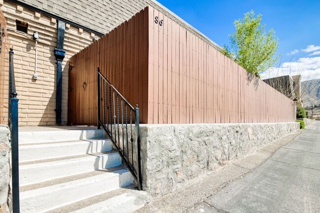 Building Photo - (Completely Furnished) Beautiful 1 bed/1 bath Apartment. With Pool  in the premises.