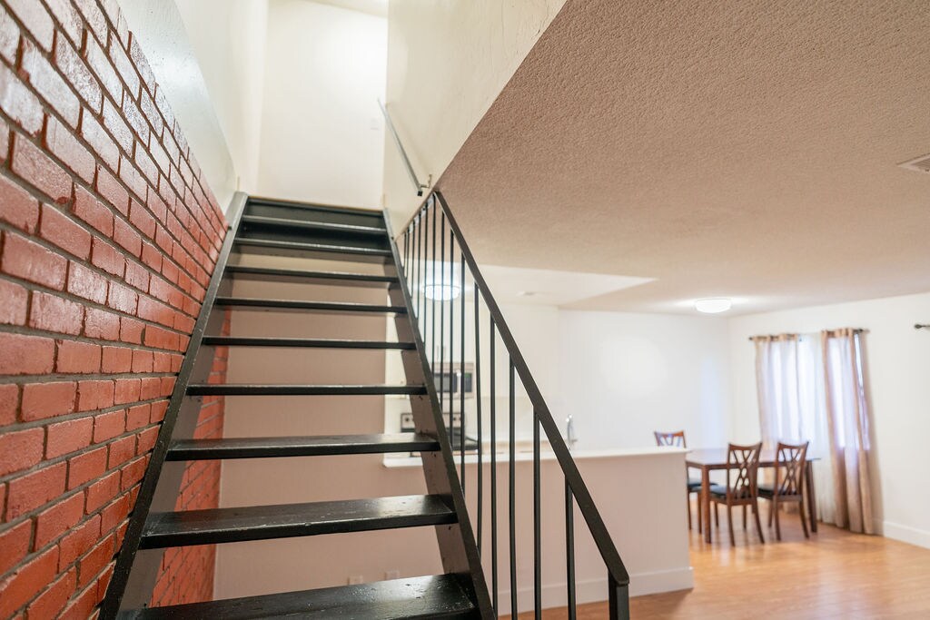 Building Photo - 2209 Peppertree Way