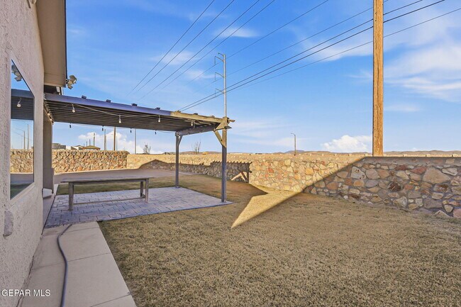 Building Photo - 3328 David Palacio Dr