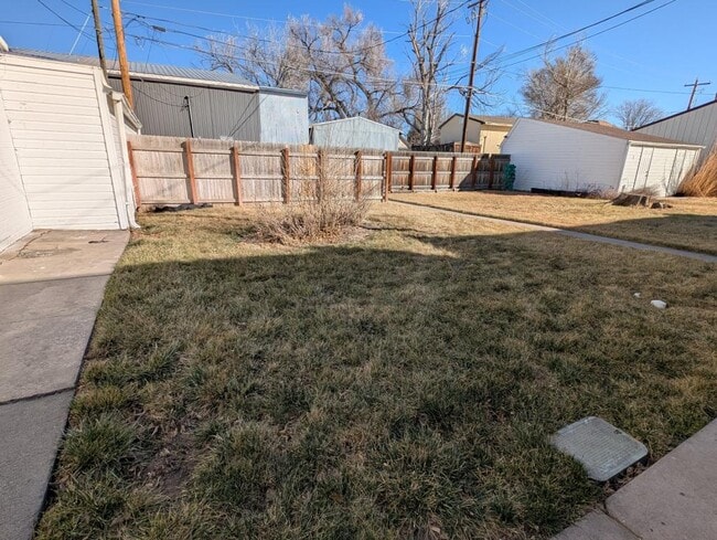 Building Photo - 124-134.5-1345 Hamilton St