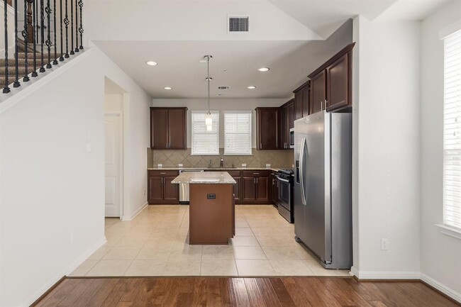 Building Photo - 7220 Wyoming Springs Dr