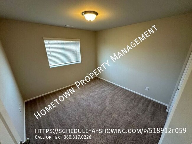 Building Photo - 6918 Honeylocust Ct NE