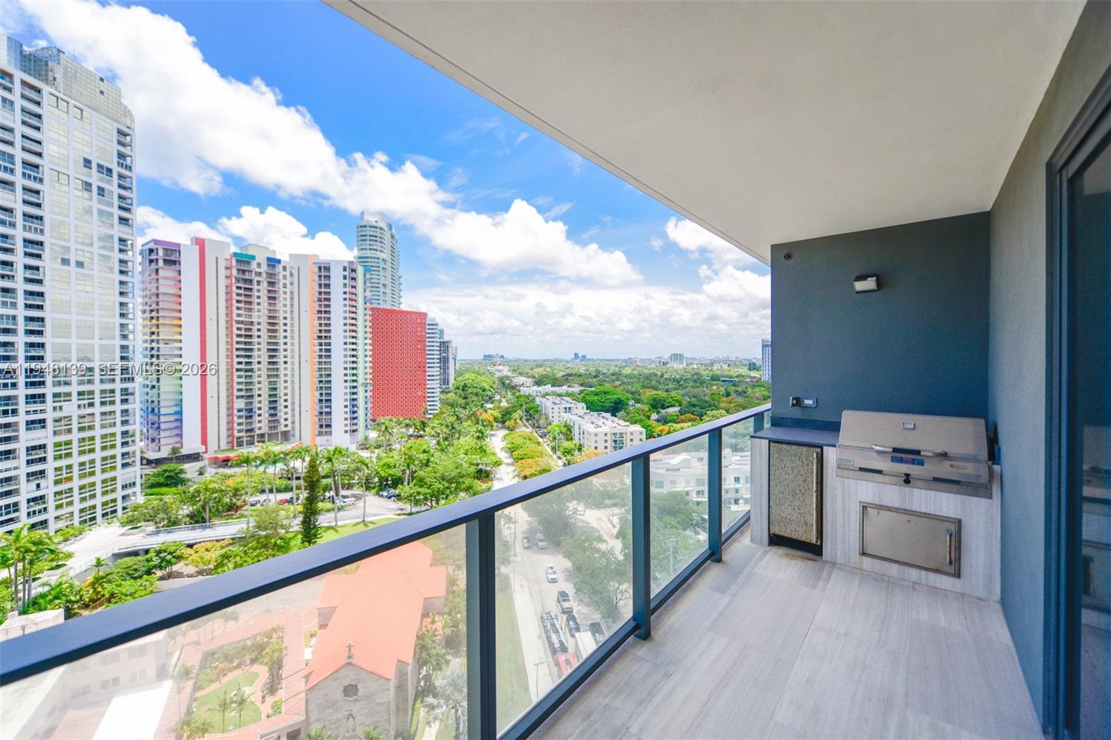 Building Photo - 1451 Brickell Ave