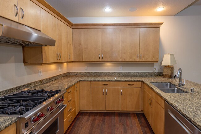 Building Photo - 2 Creeks Condominiums - Gated Community on Camas Meadows Golf Course