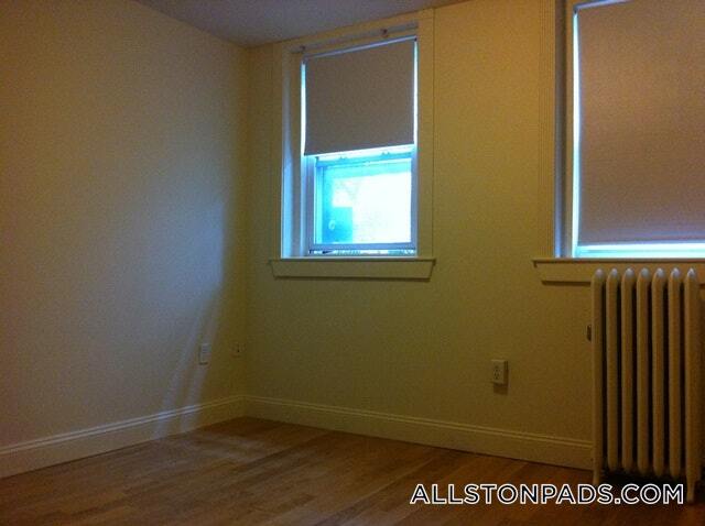 Building Photo - 212 Allston St
