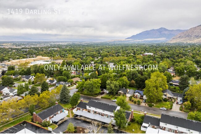 Building Photo - Stunning 3 Bed Ogden Townhome! No Deposit ...