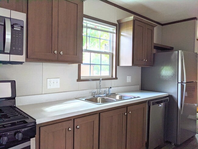 Building Photo - 3430 N Peoria Rd