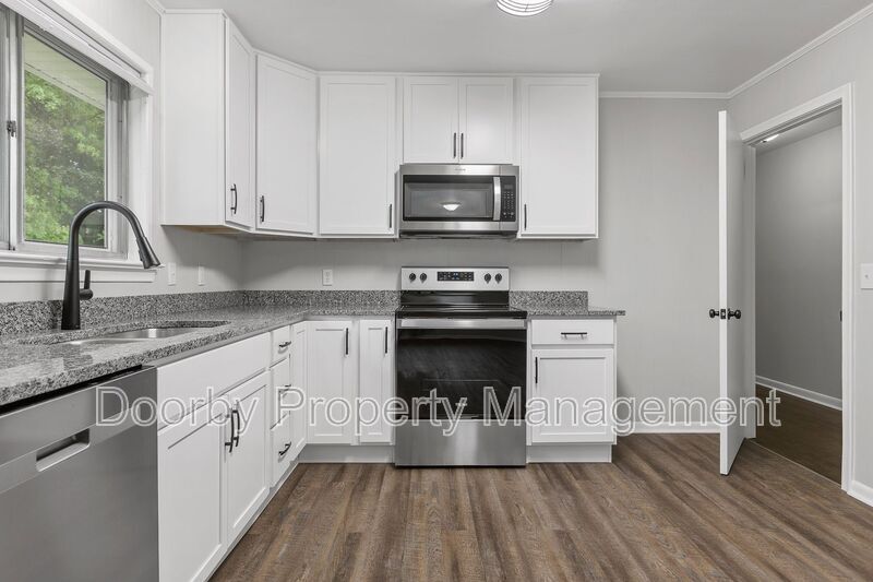 Building Photo - 1945 Barrett Dr