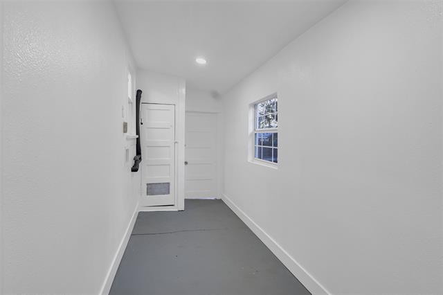 Building Photo - 611 W College St