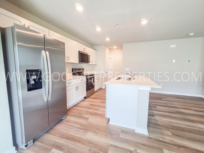 Building Photo - 1047 Daisy Ln
