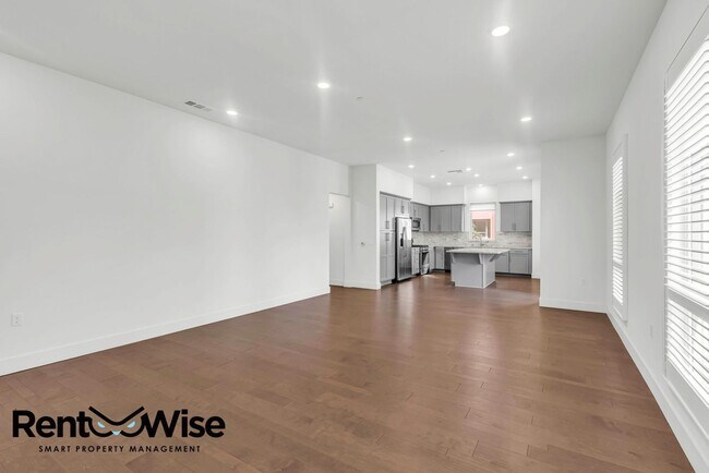 Building Photo - 390 Riesling Ave