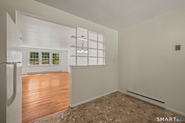 Building Photo - 414 Robin Ct
