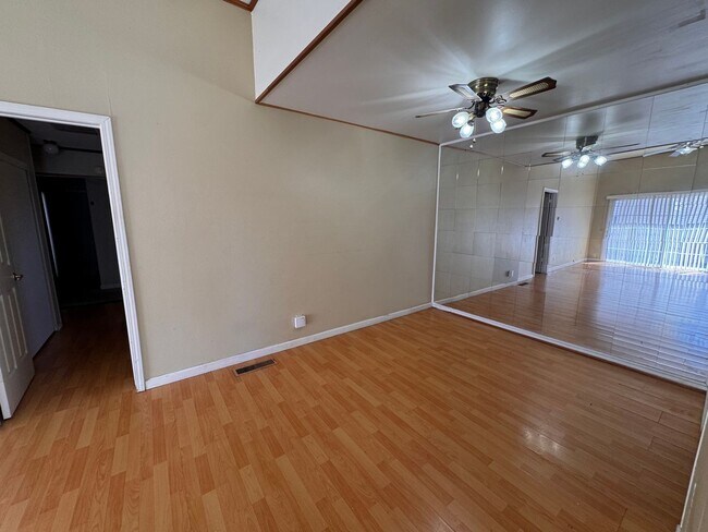Building Photo - 3 Bedroom 2 bathroom Home for Rent -Lesley Reilly Property