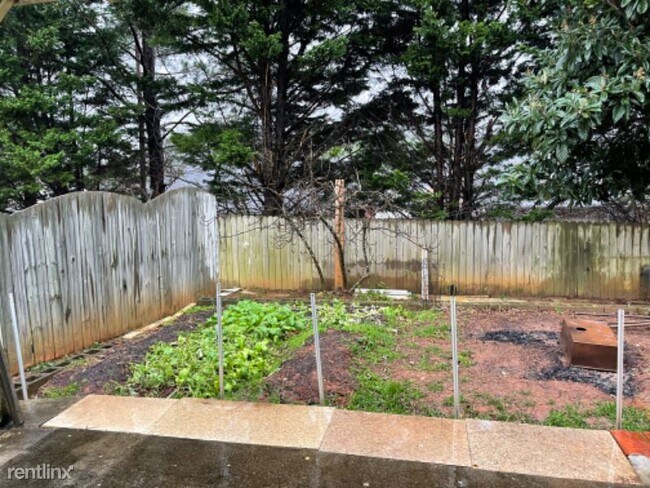 Building Photo - 4 br, 2 bath House - 482 John Stewart Pl