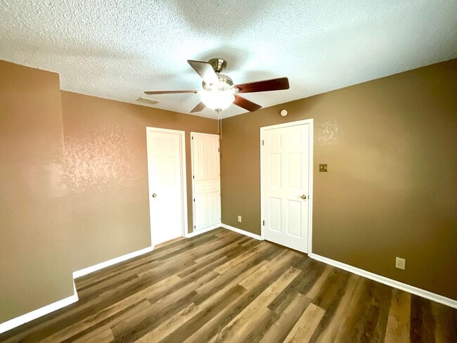 Building Photo - 7326 Putter Ln