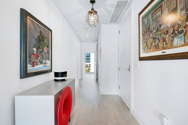 Building Photo - 1155 N Gulfstream Ave