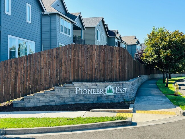 Building Photo - Beautiful Ridgefield Home