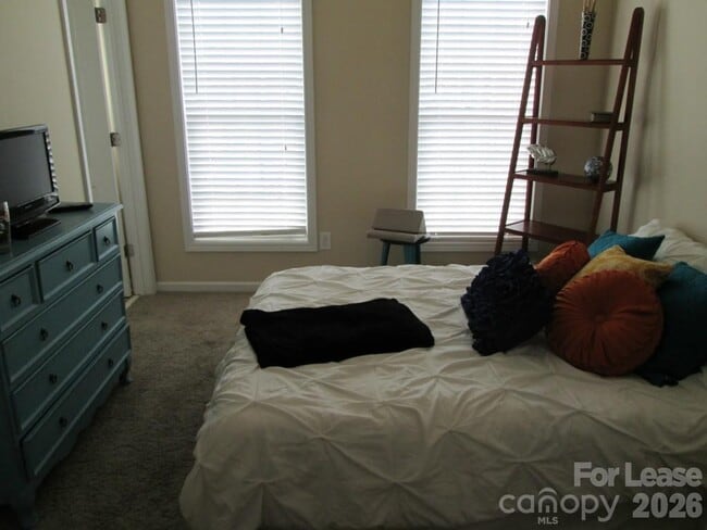 Building Photo - 9537 Longstone Ln