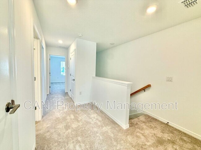 Building Photo - 212 Riverfront Wy