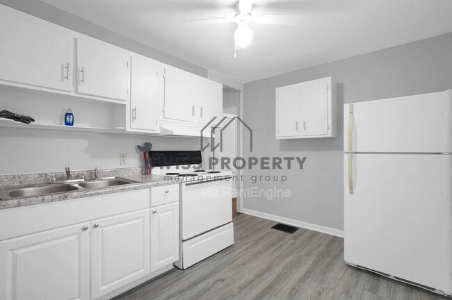 Building Photo - 2229 Middlehurst Dr