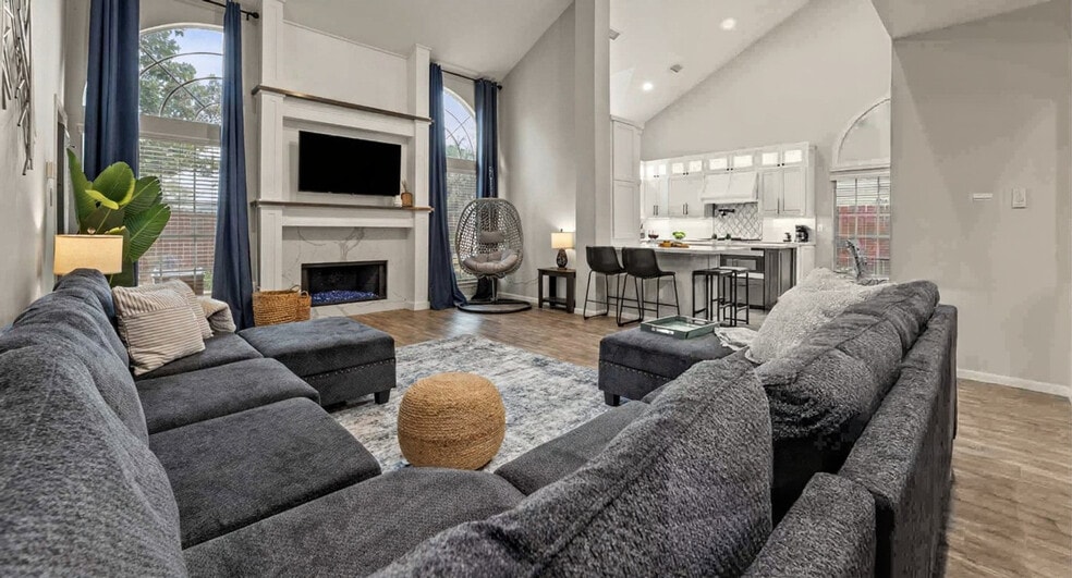 Building Photo - 1905 Navajo Dr