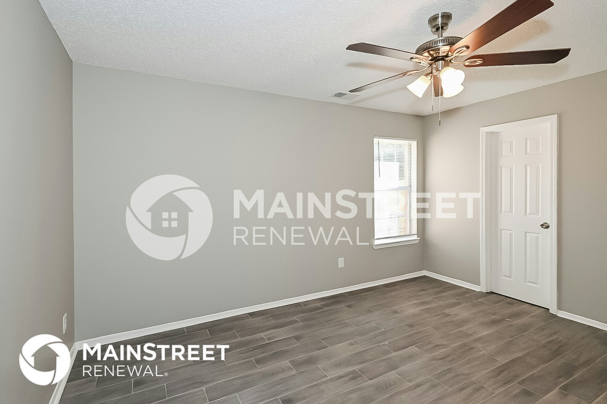 Building Photo - 4568 Summer Creek N