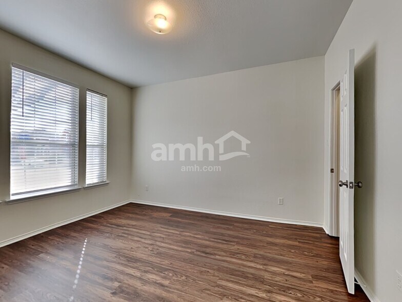 Building Photo - 5400 Redwater Ct