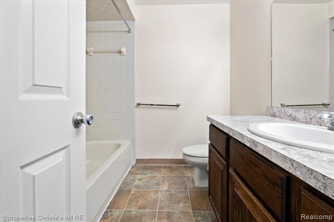 Building Photo - 37447 Stonegate Cir