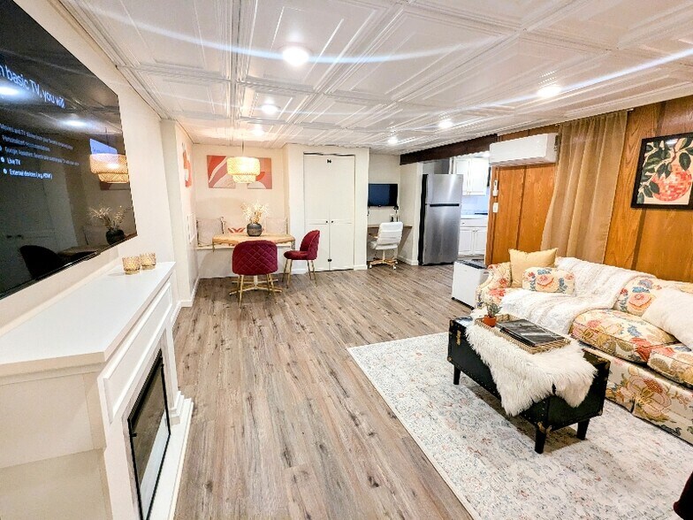 Building Photo - 564 Walton Ave